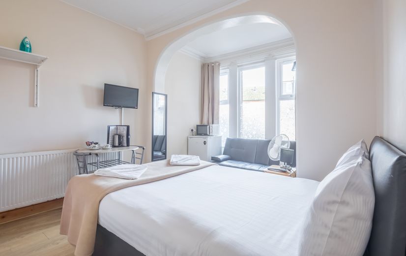 Double Room Ensuite at Rasa