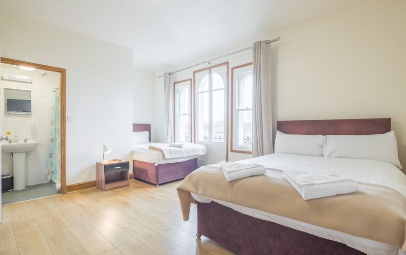 Twin Room Ensuite at Rasa House